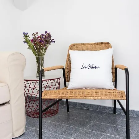 Lara Maison Acciaroli